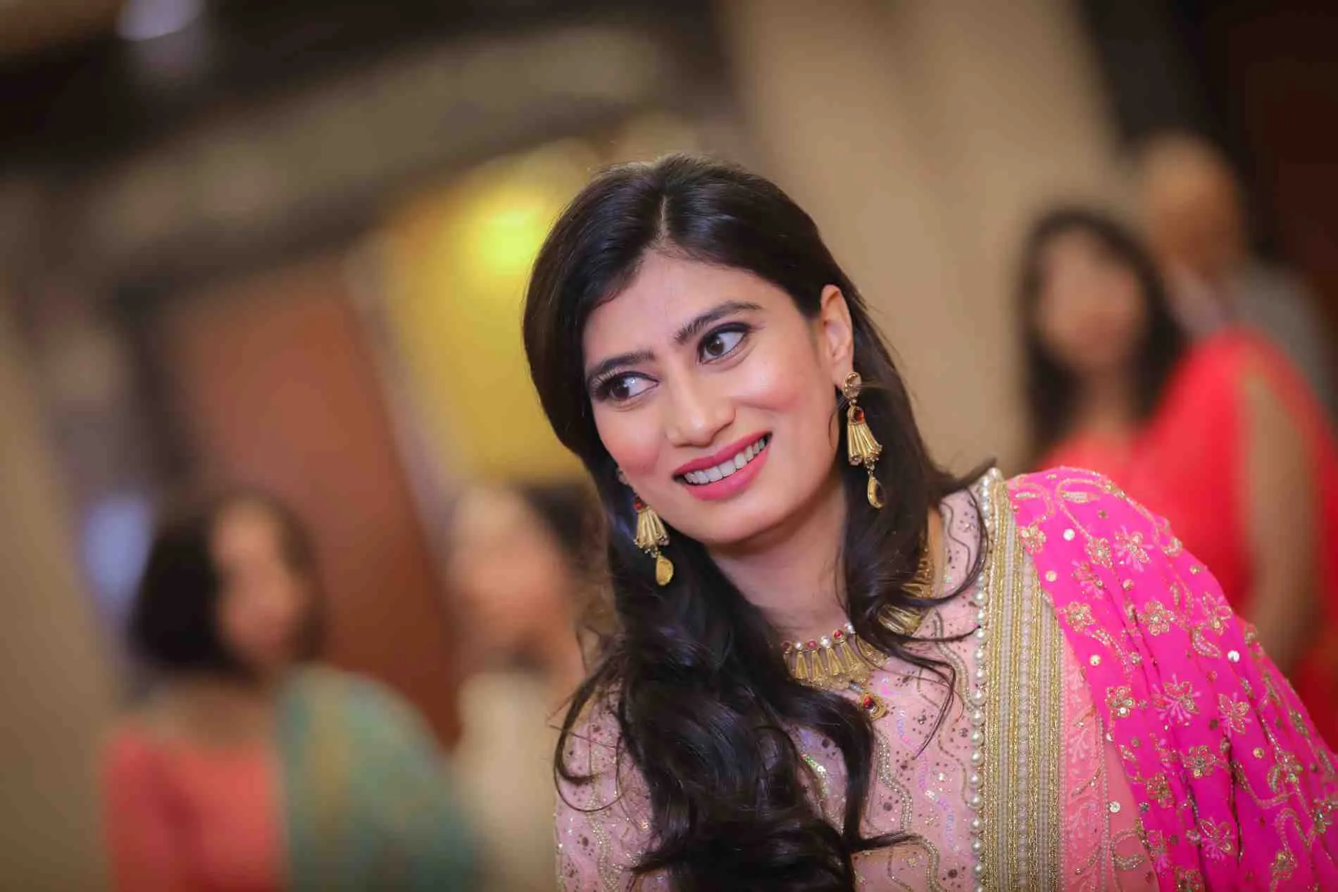 Why is it best to hire a Candid Wedding photographer?